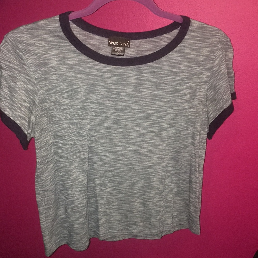 💙WETSEAL CROPPED TEE💙